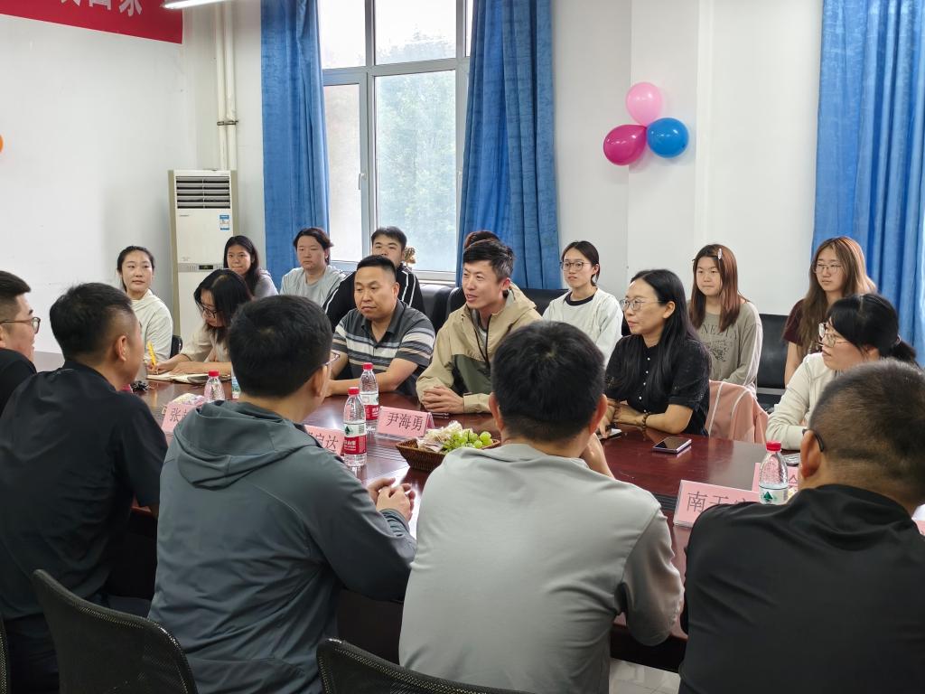 党政副院长翟砚辉