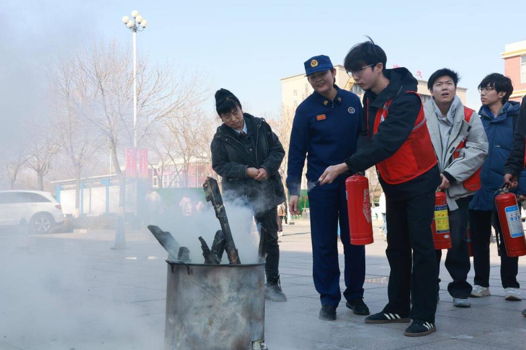 成功举办春季学期“开学第一课”