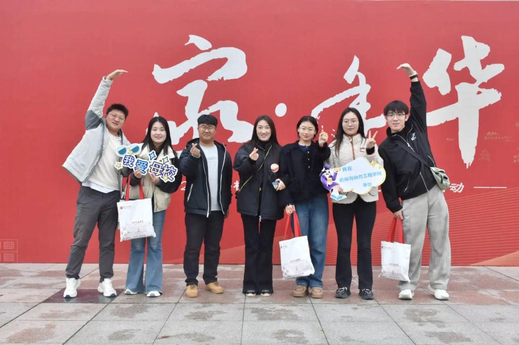 在熟悉的校园里
