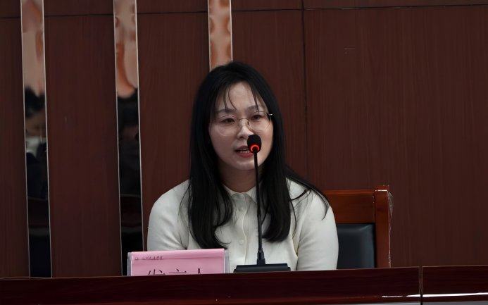 获奖人员及教师代表参加此次会议