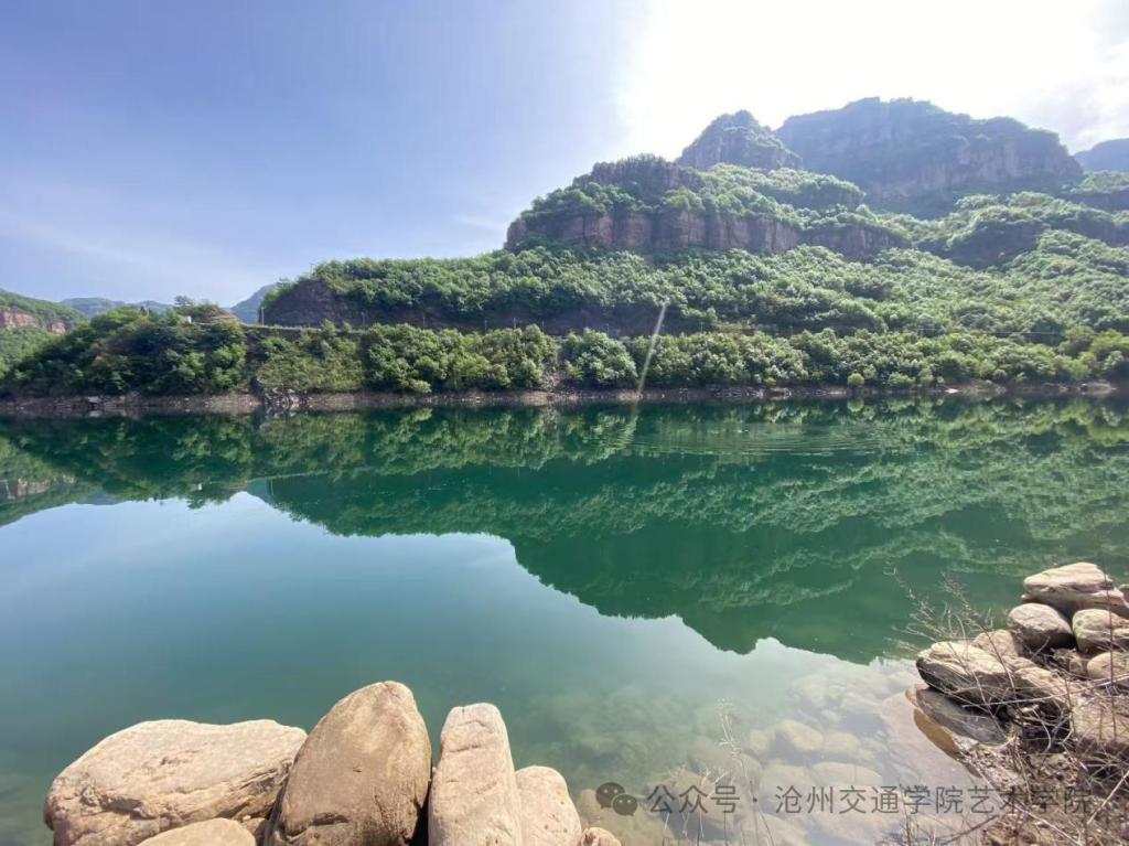 师生深入考察太行古村原始风貌
